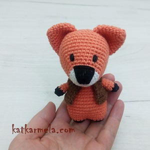 Вязаный лисенок амигуруми крючком